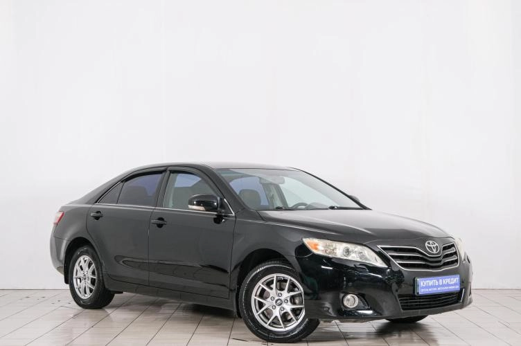 Toyota Camry 2010 года в Красноярске