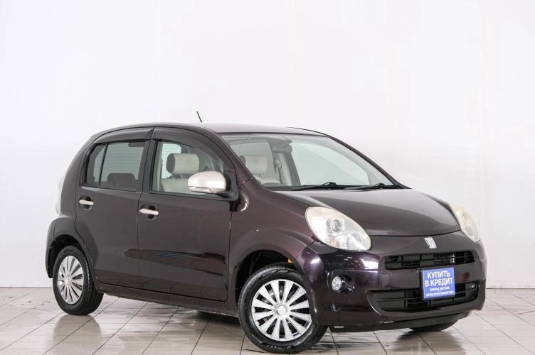 Toyota Passo 2010 года в Красноярске