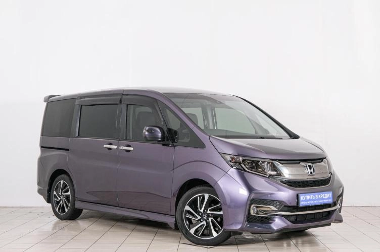 Honda Stepwgn 2017 года в Красноярске