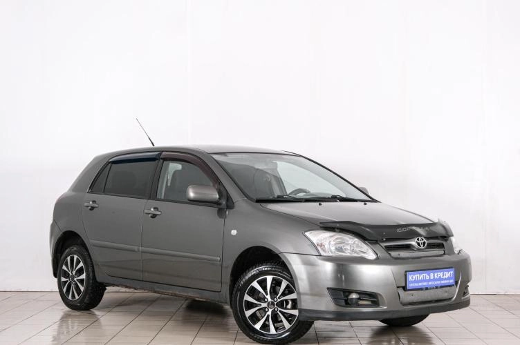 Toyota Corolla 2006 года в Красноярске