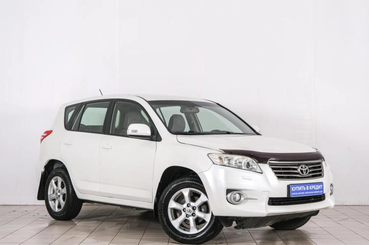 Toyota RAV4 2011 года в Красноярске