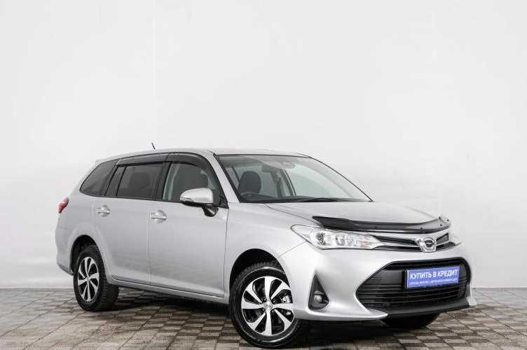 Toyota Corolla Fielder 2018 года в Красноярске