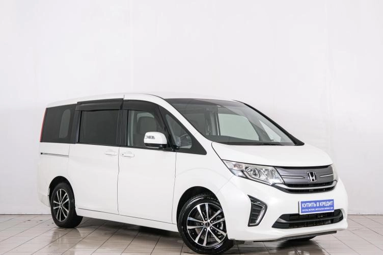 Honda Stepwgn 2015 года в Красноярске