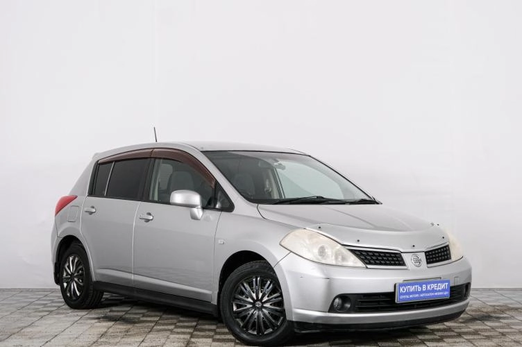 Nissan Tiida 2004 года в Красноярске