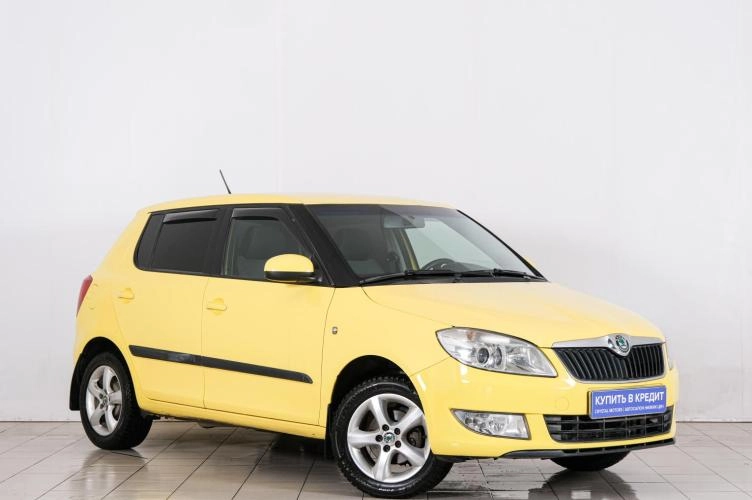 Skoda Fabia 2012 года в Красноярске