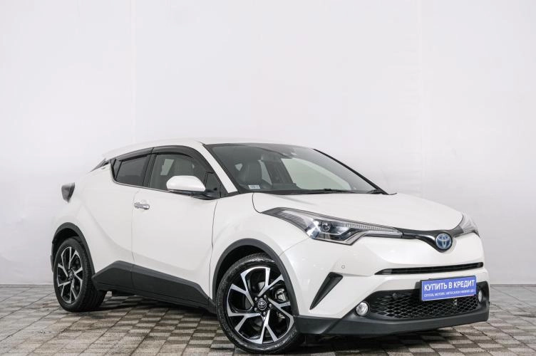 Toyota C-HR 2017 года в Красноярске