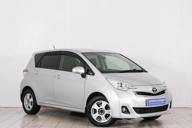 Toyota Ractis 2015 года в Красноярске