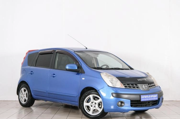 Nissan Note 2006 года в Красноярске