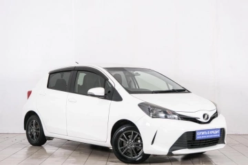 Toyota Vitz 2016 года в Красноярске