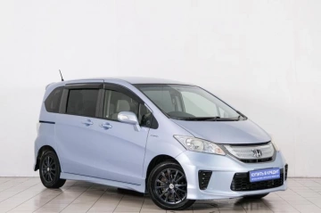 Honda Freed 2012 года в Красноярске