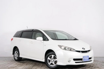 Toyota Wish 2010 года в Красноярске