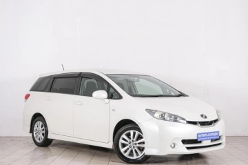 Toyota Wish 2011 года в Красноярске