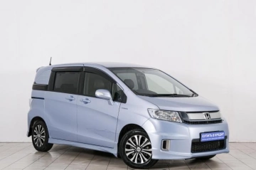 Honda Freed 2014 года в Красноярске