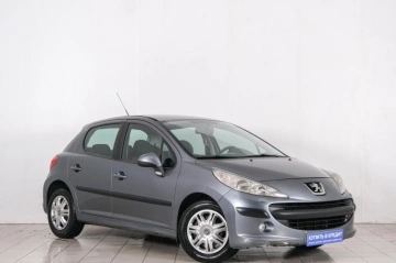Peugeot 207 2008 года в Красноярске
