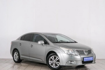 Toyota Avensis 2009 года в Красноярске