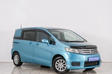 Honda Freed 2011 года в Красноярске