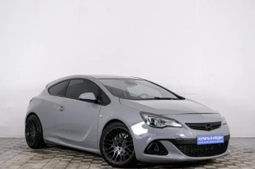 Opel Astra GTC 2012 года в Красноярске